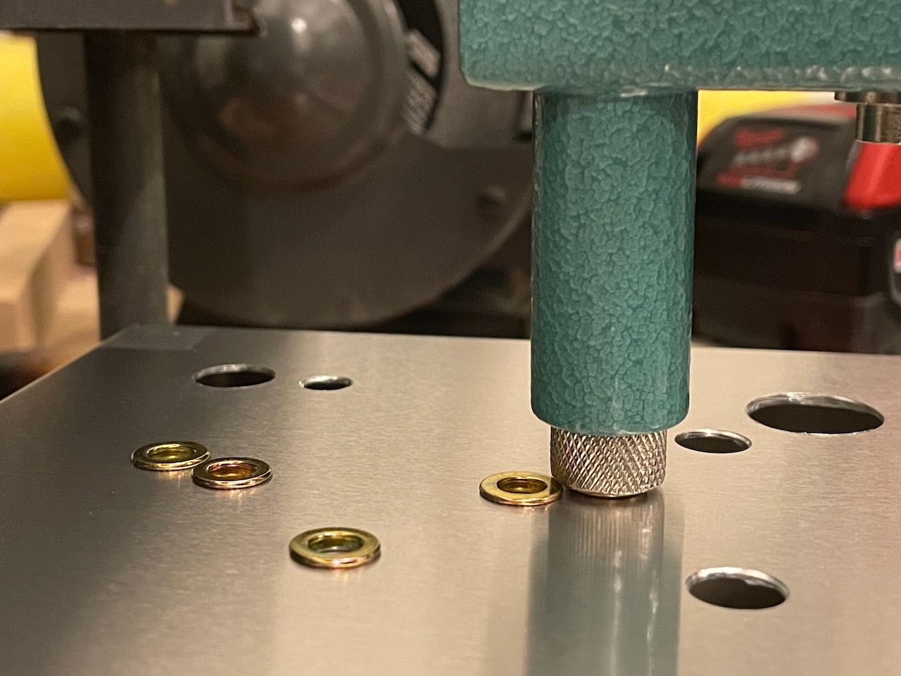 Installing rivet nuts (rivnuts)